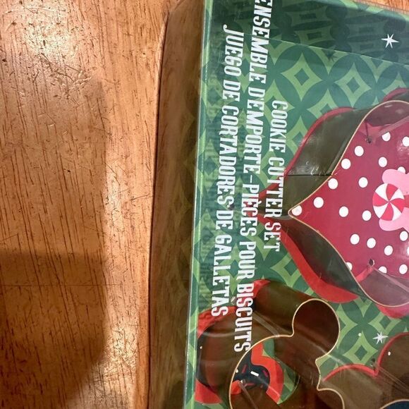 Disney holiday cookie cutter set - Picture 2 of 3